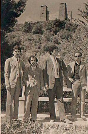 من اليمين : بودا ـ بن الصغير ـ إدريس ـ الحموشي. كان تعيين إدريس وبن الصغير في الفقيه بن صالح من فوج المدرسة العليا لصيف 1971، وتمتنت من يومها الصداقة بينهما   29 مارس 1972