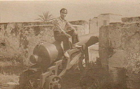 إدريس في الحي البرتغالي في مدينة الجديدة   28 ماي 1972